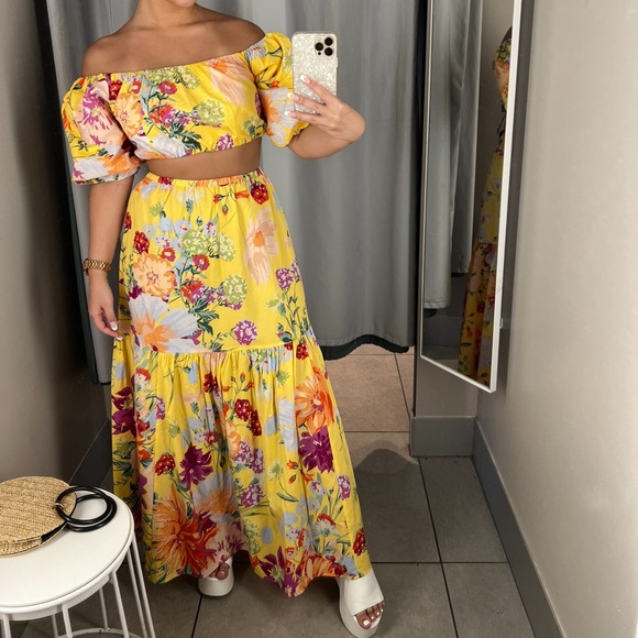 Floral yellow set skirt and top 💐 - Picture 2 of 2